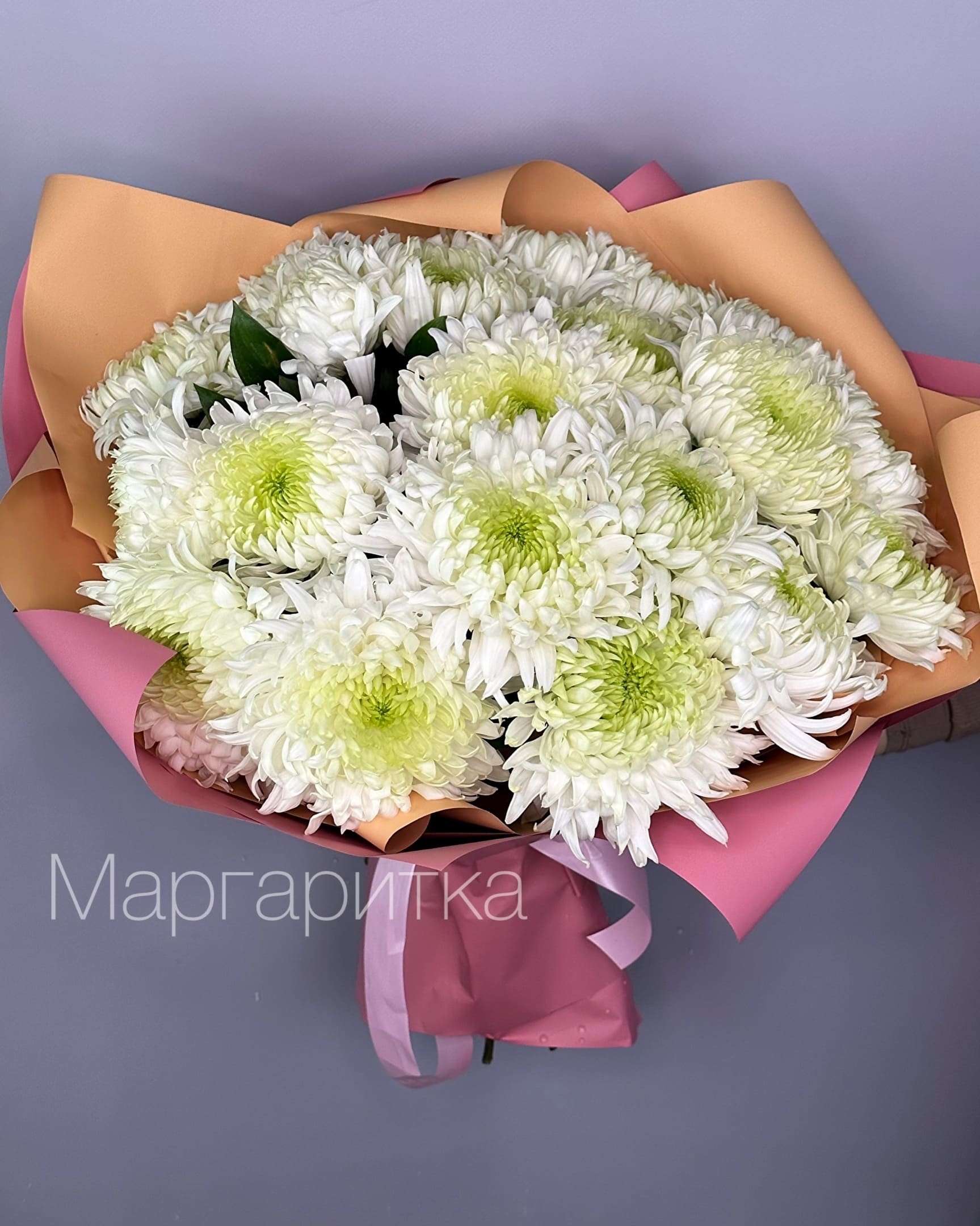 Сражение листьев с ветром