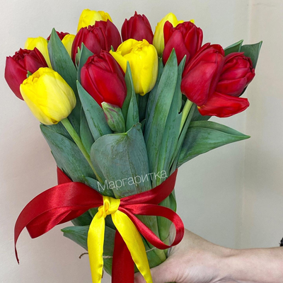 Желто- красные пионовидные 15шт